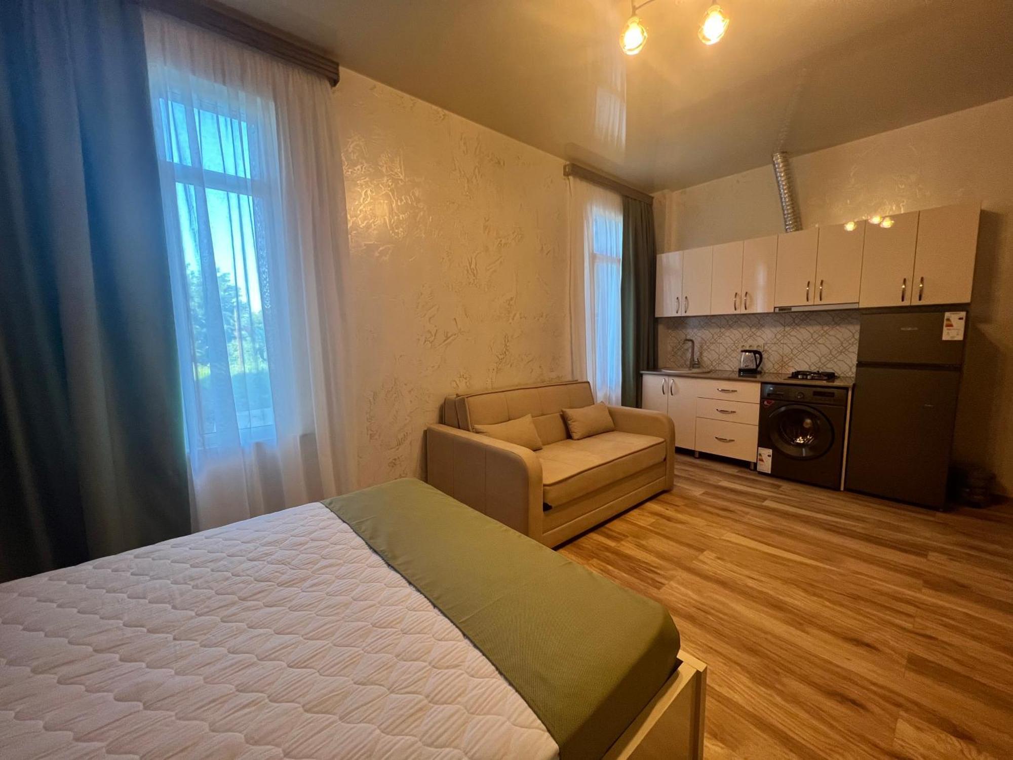 Apartments Nita Батуми Екстериор снимка