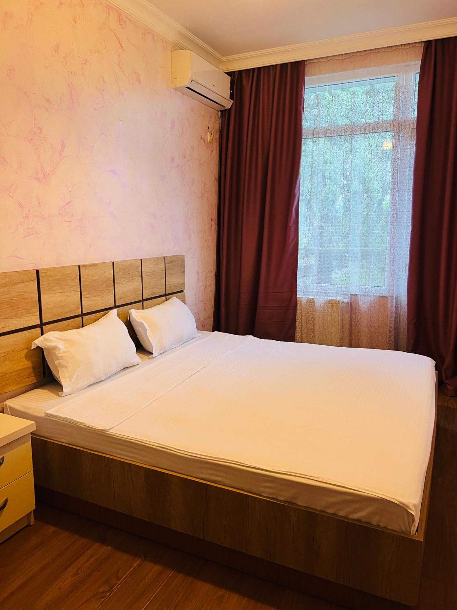 Apartments Nita Батуми Екстериор снимка
