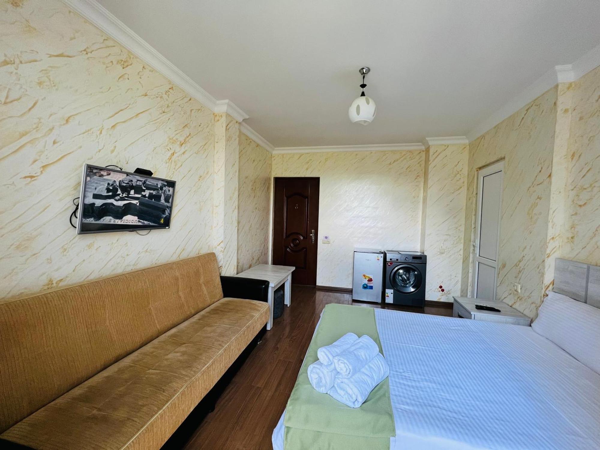 Apartments Nita Батуми Екстериор снимка