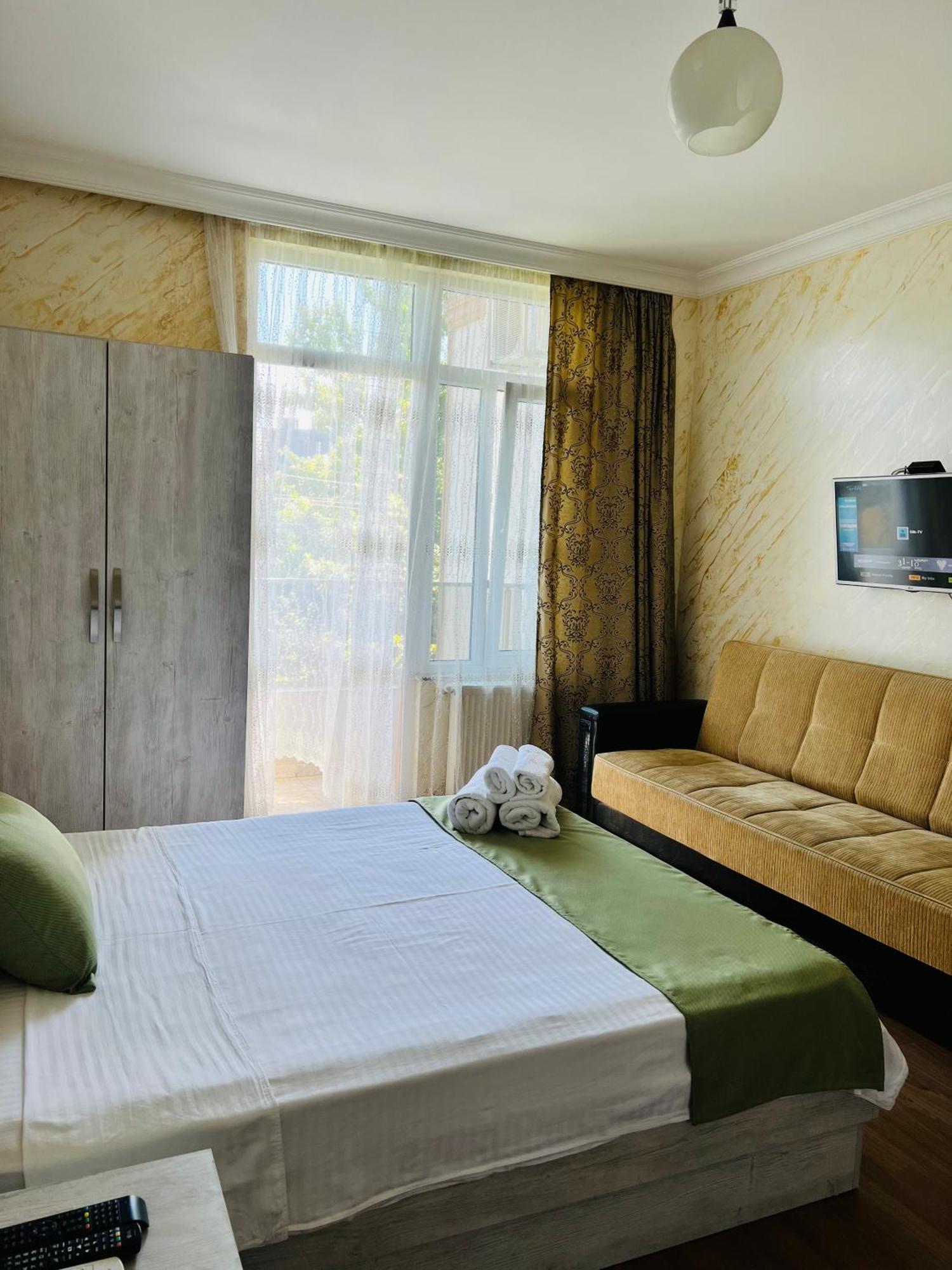 Apartments Nita Батуми Екстериор снимка