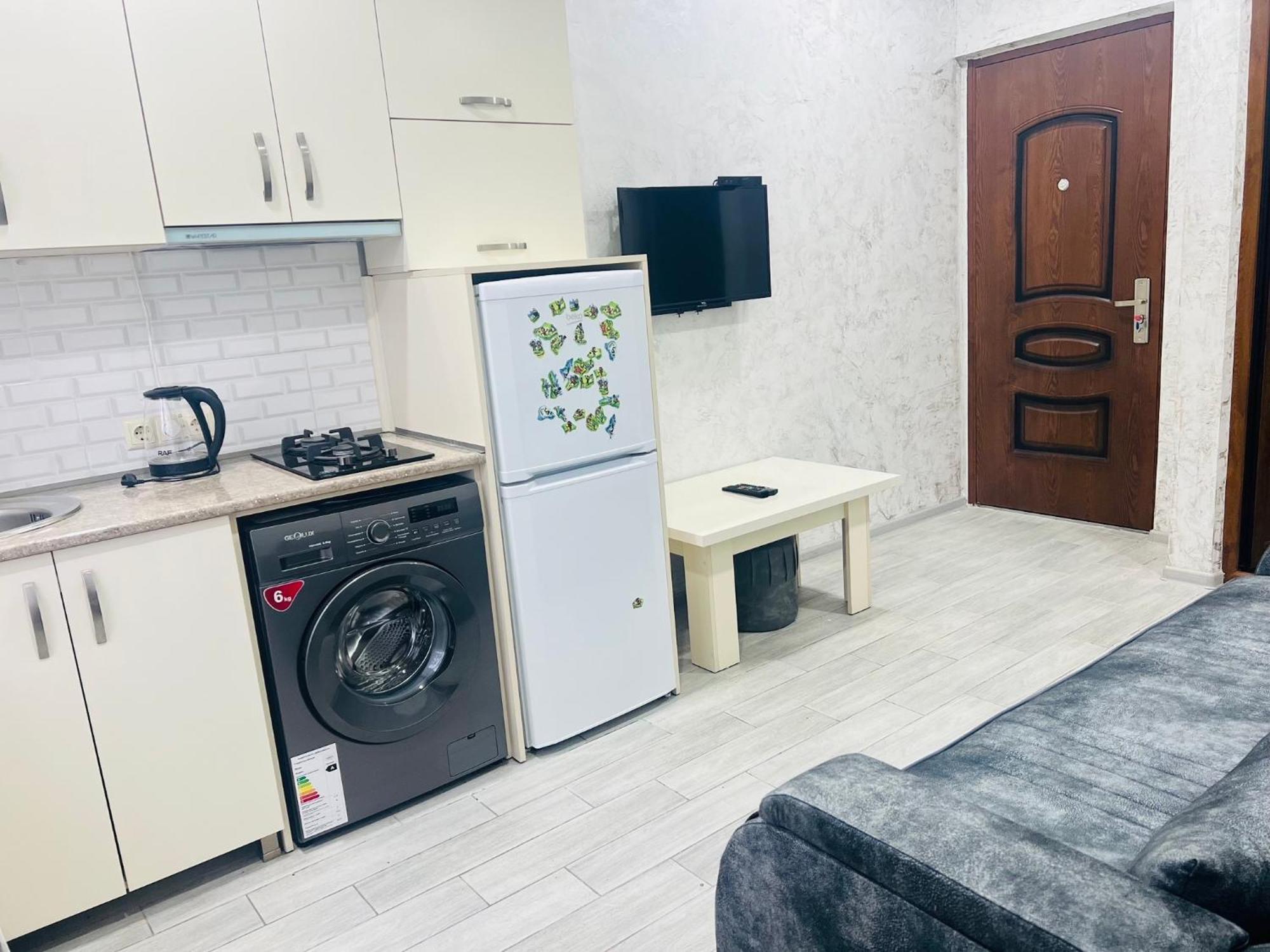 Apartments Nita Батуми Екстериор снимка