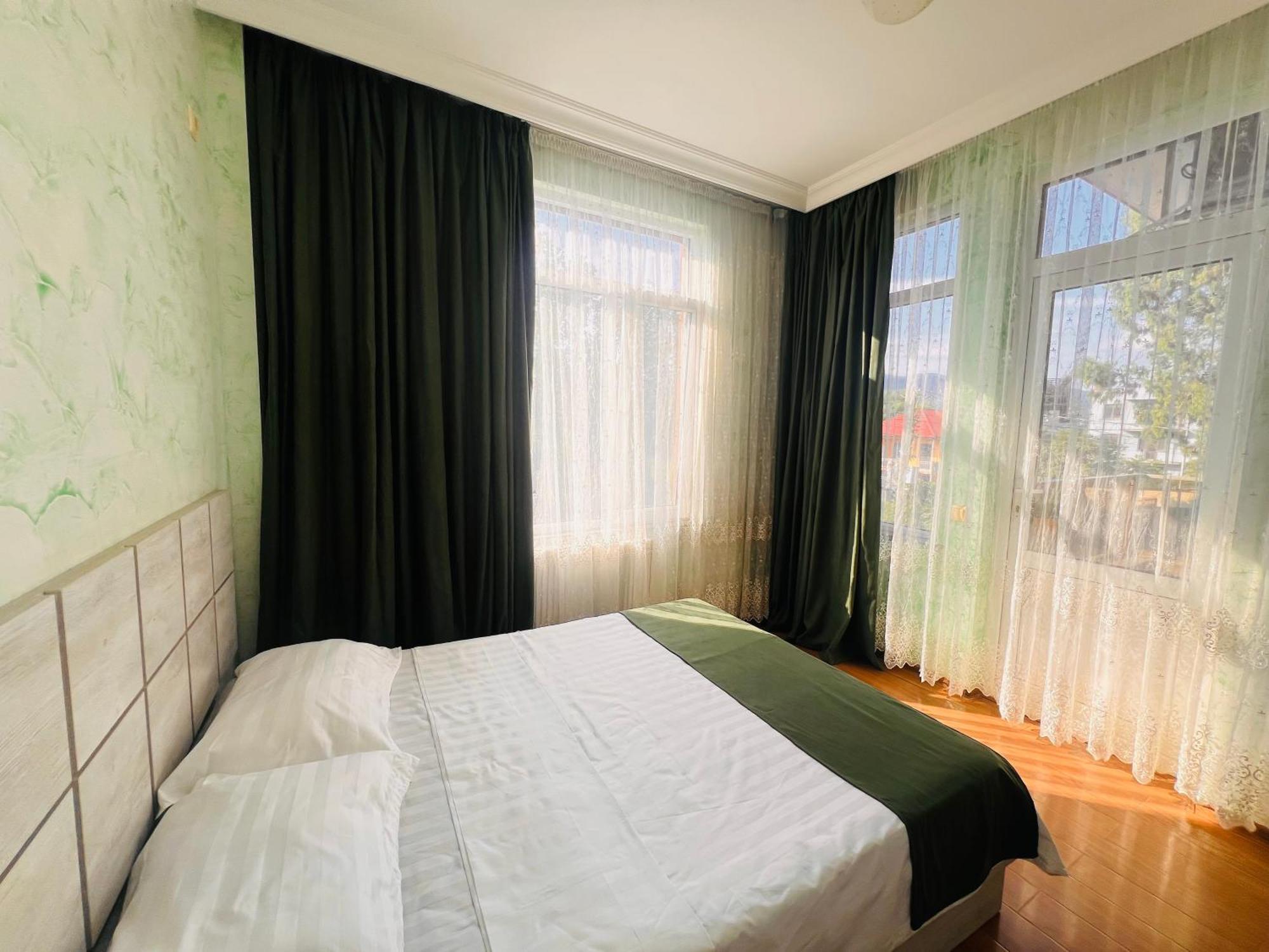 Apartments Nita Батуми Екстериор снимка