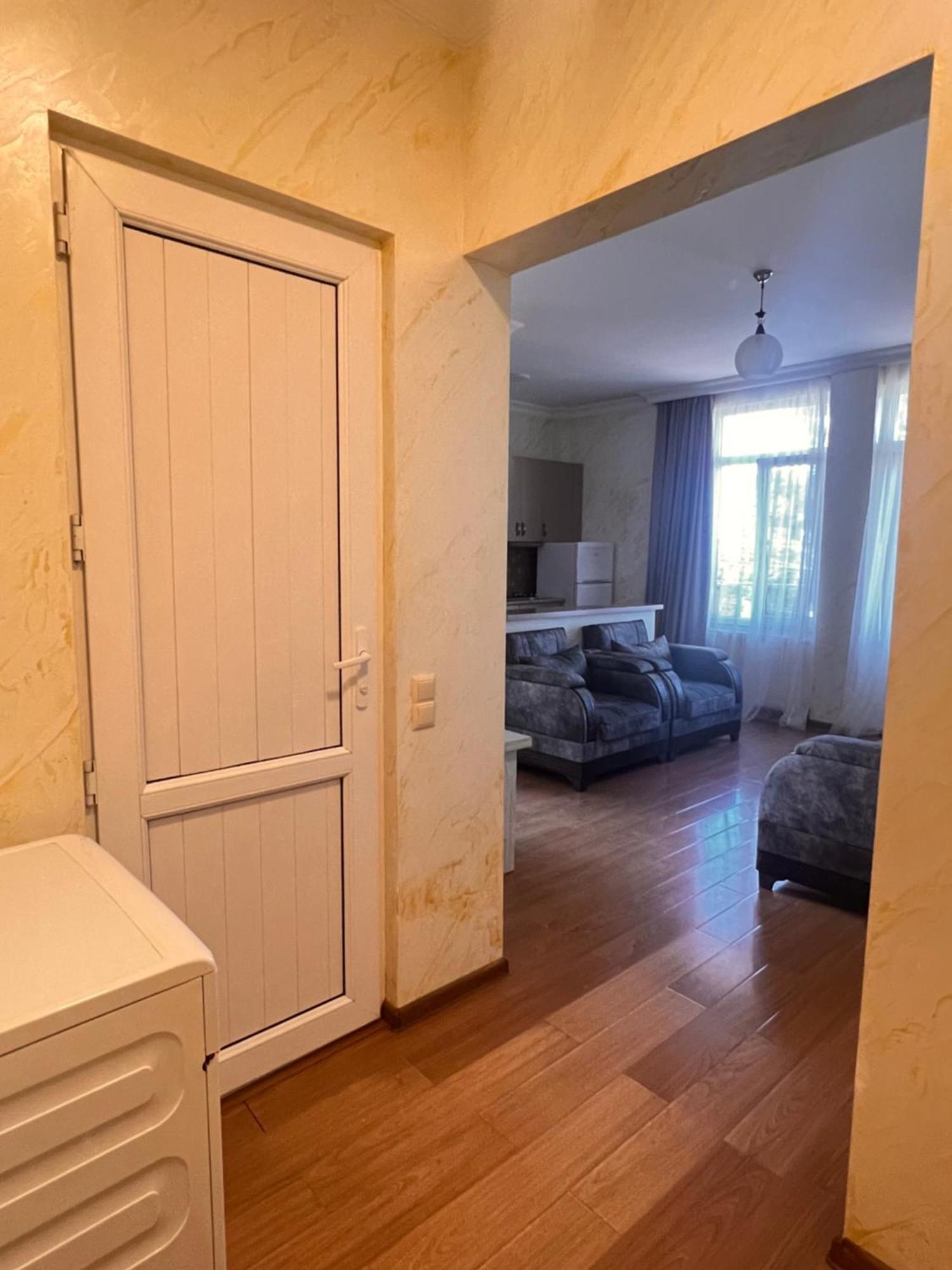 Apartments Nita Батуми Екстериор снимка